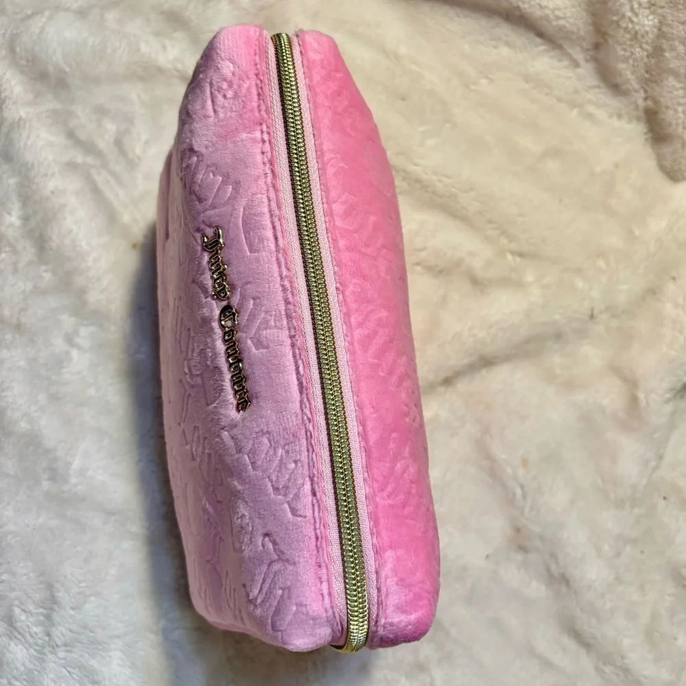 NWT Juicy Couture Travel Cosmetic Bag Pale Pink Velour Large w/travel bottle